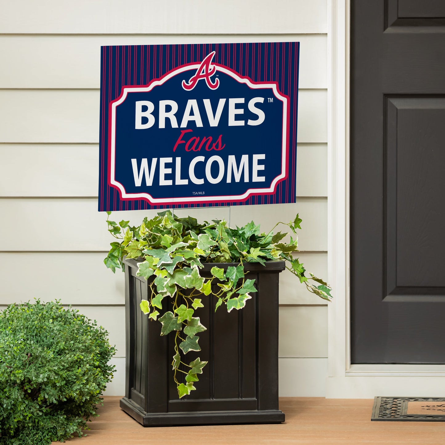 Atlanta Braves Coroplast Yard Sign, "Fans Welcome"
