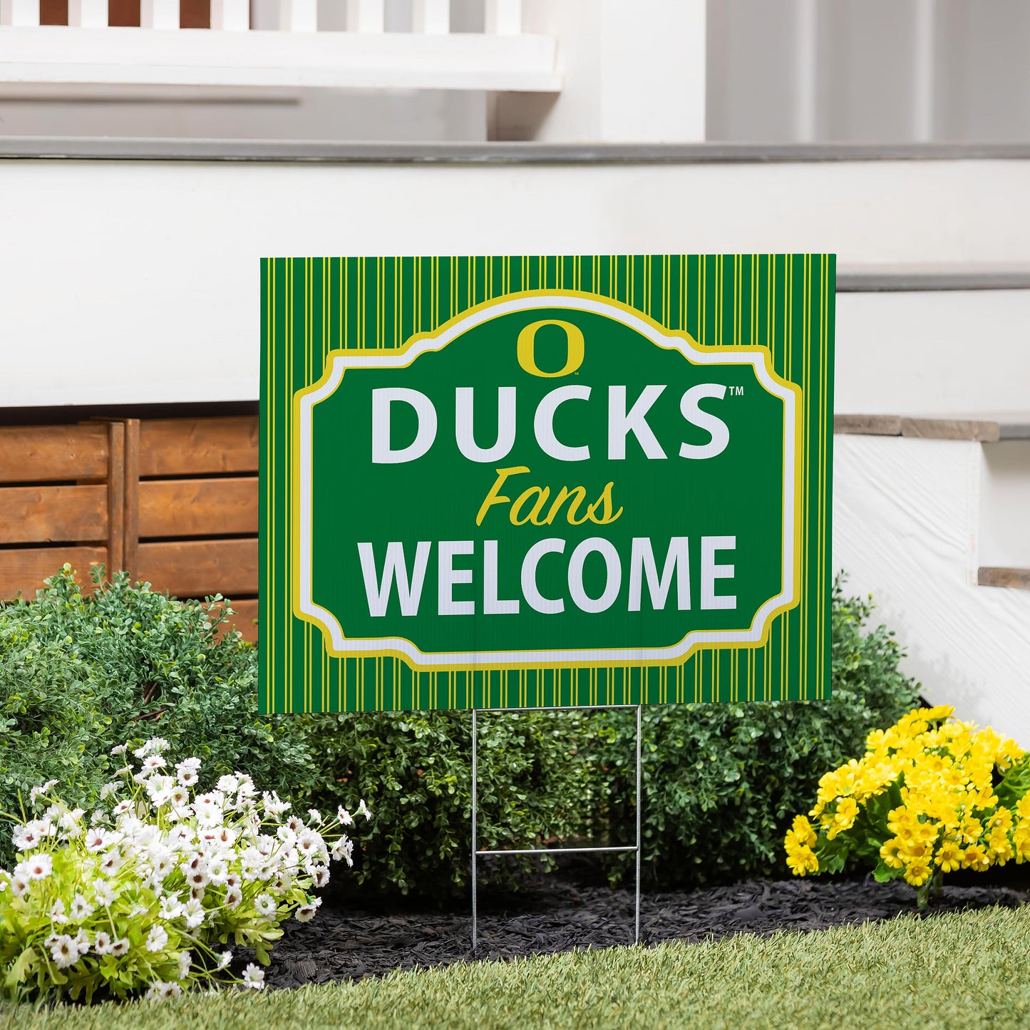 University of Oregon Coroplast Yard Sign, "Fans Welcome"
