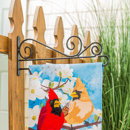 Swirl Wall-Mount Garden Flag Hanger