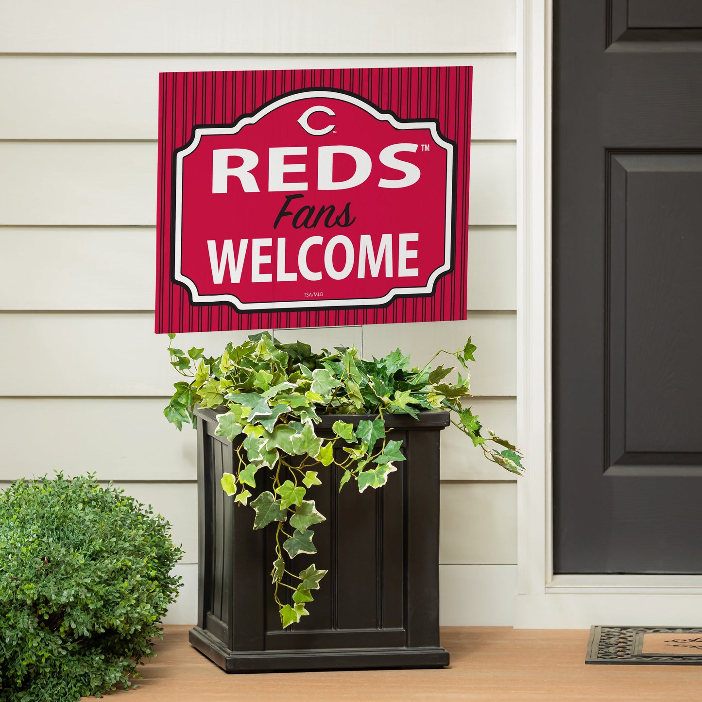 Cincinnati Reds Coroplast Yard Sign, "Fans Welcome"